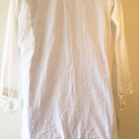 Lovely White Lacey Coverup Size: Large - Picture 7 of 8